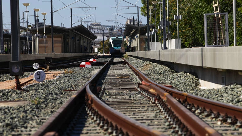 Στάση εργασίας σήμερα σε προαστιακό και ΟΣΕ- Ποιες ώρες τραβούν χειρόφρενο οι συρμοί